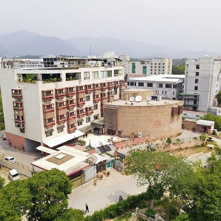 Legend Hotel Исламабад Экстерьер фото