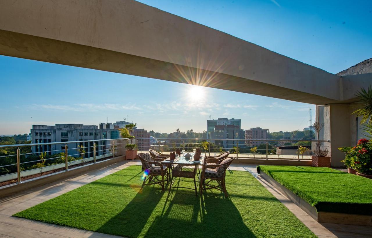 Legend Hotel Исламабад Экстерьер фото