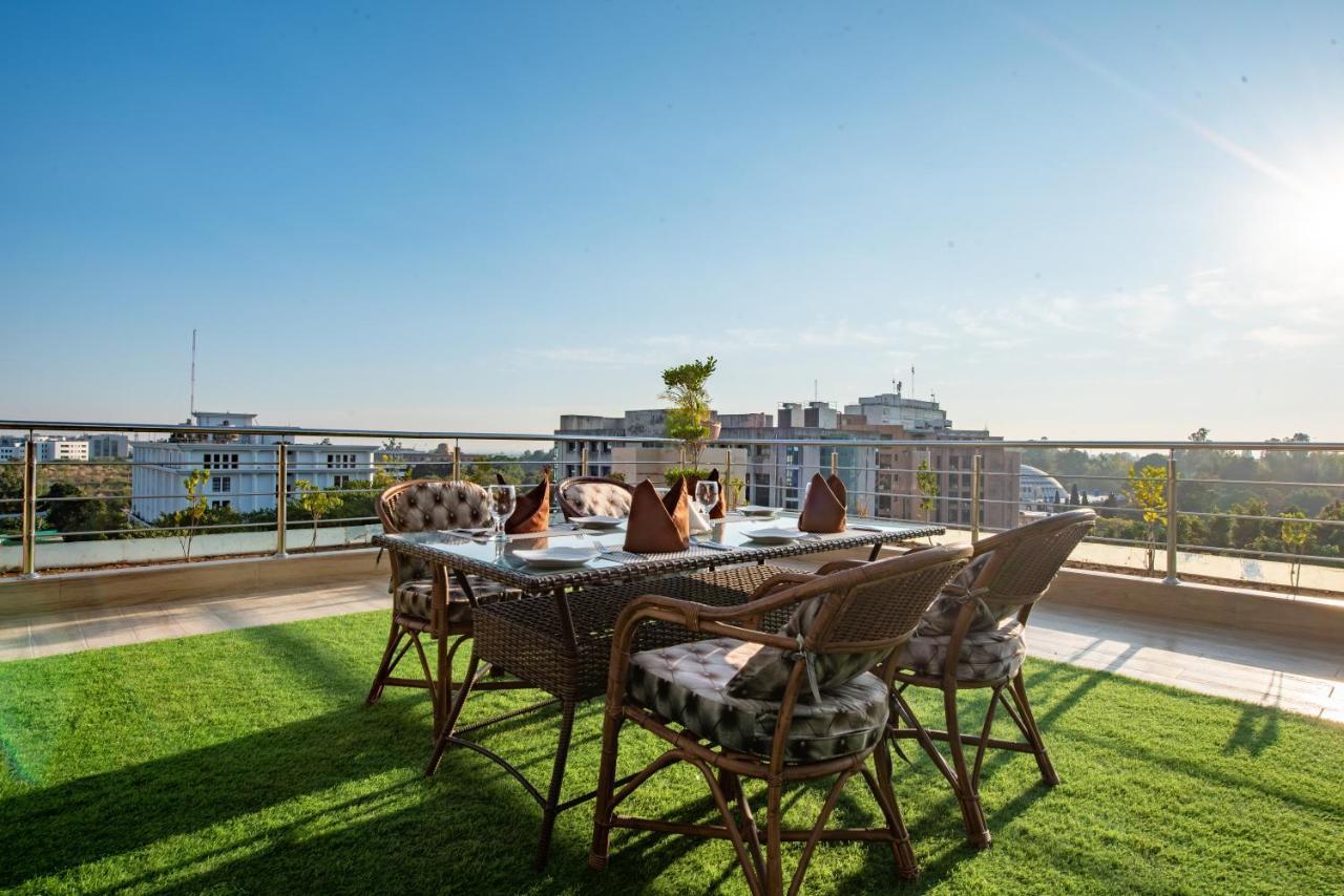 Legend Hotel Исламабад Экстерьер фото