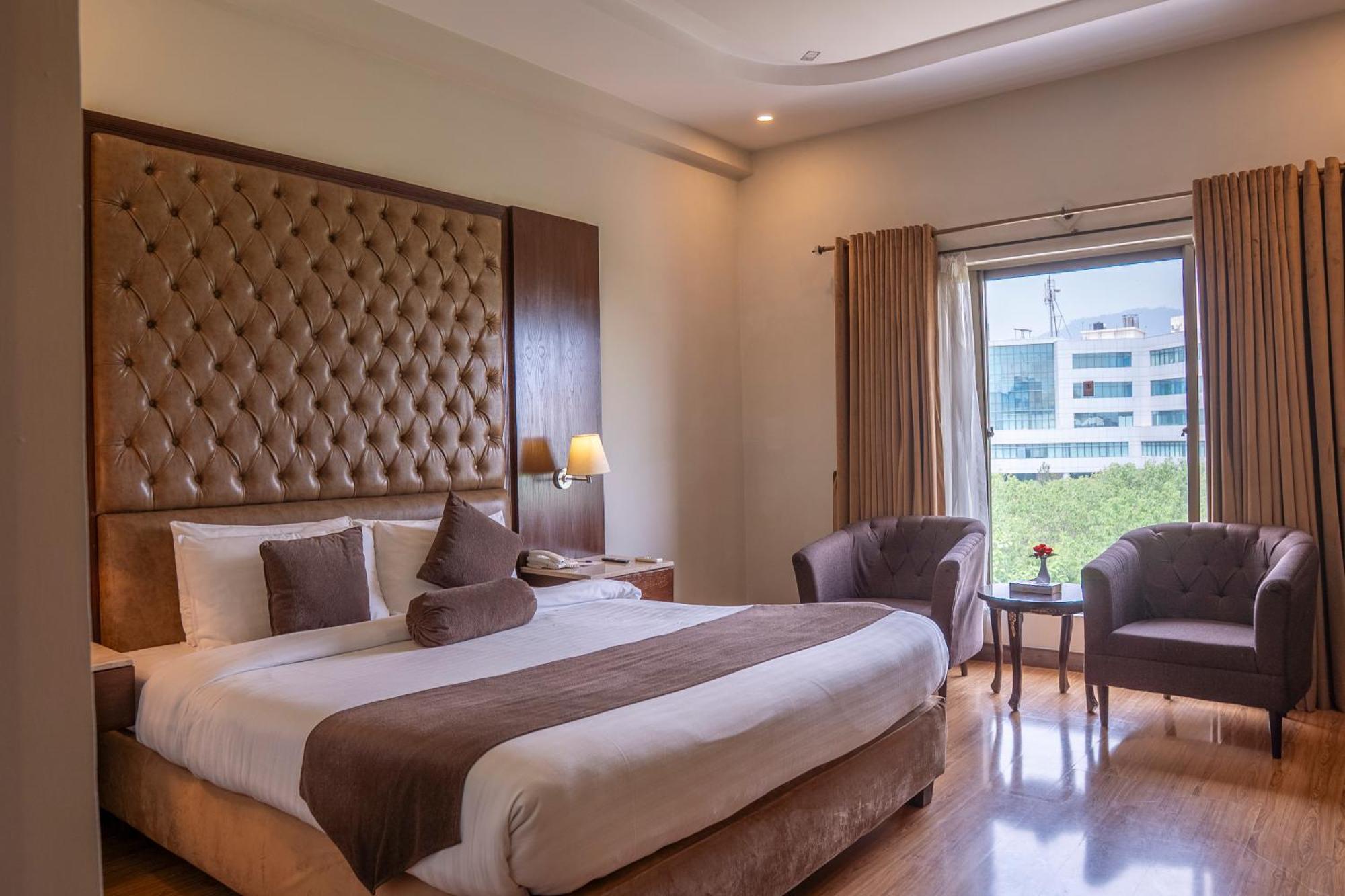 Legend Hotel Исламабад Экстерьер фото