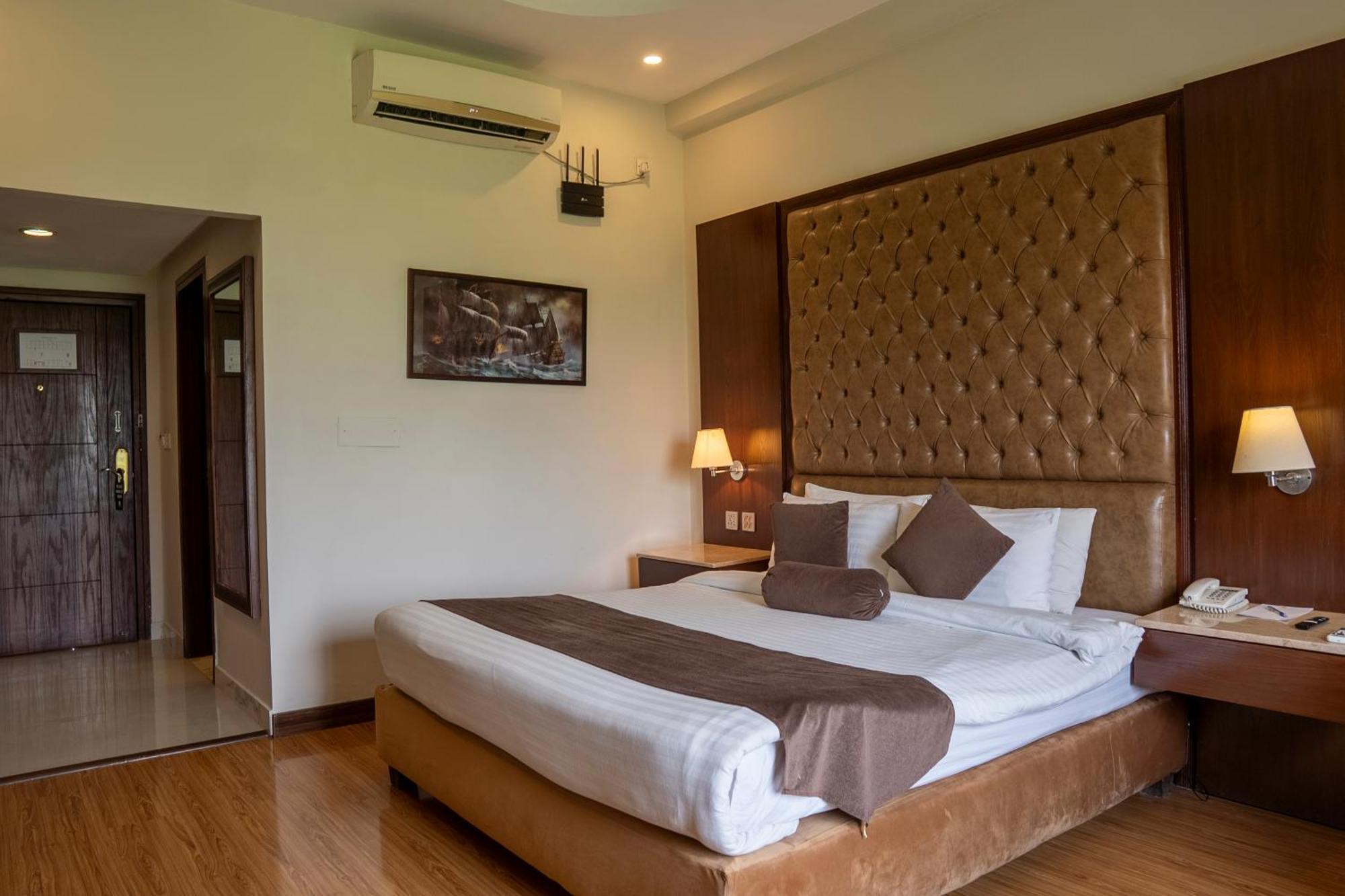 Legend Hotel Исламабад Экстерьер фото