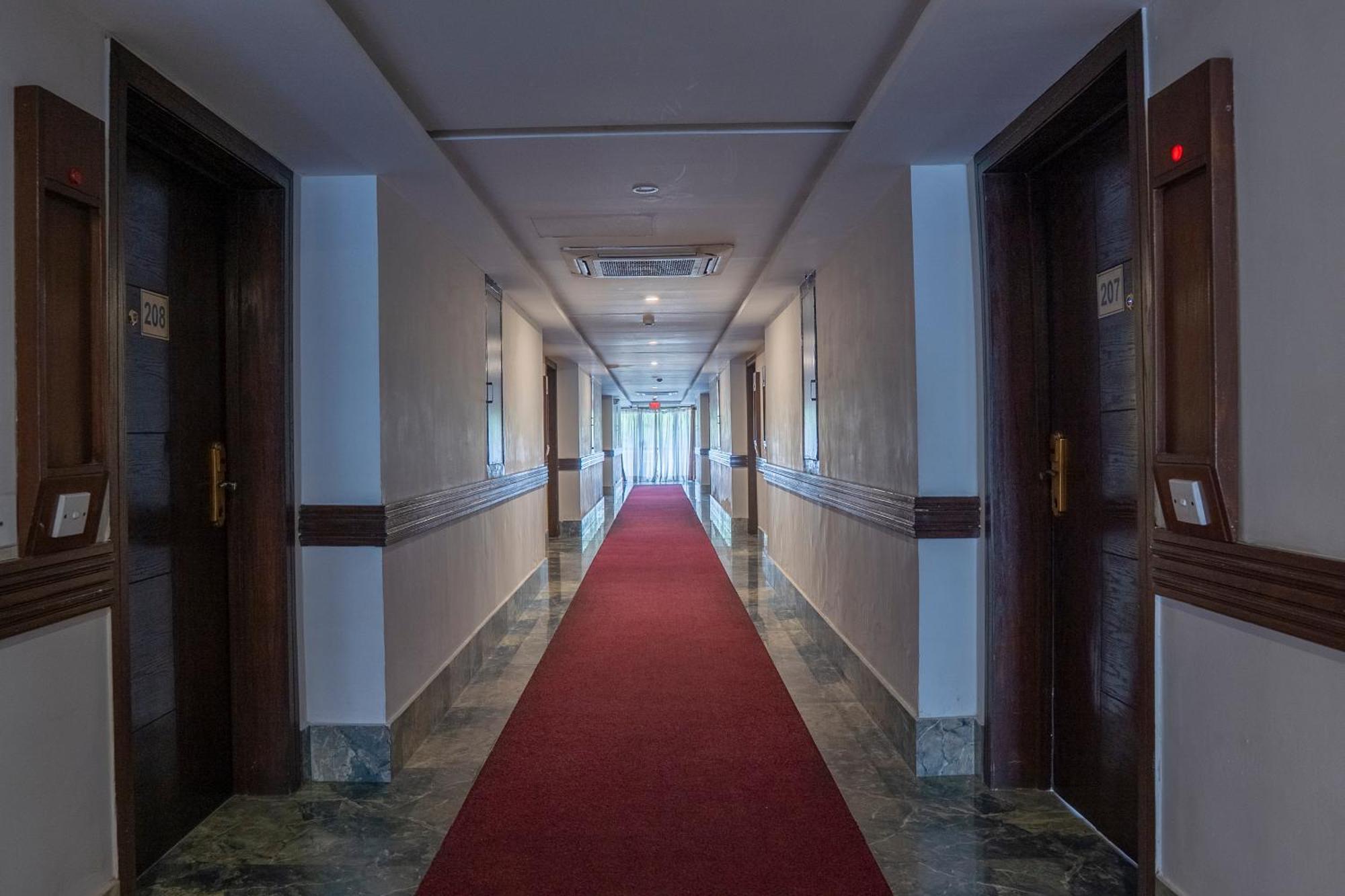 Legend Hotel Исламабад Экстерьер фото